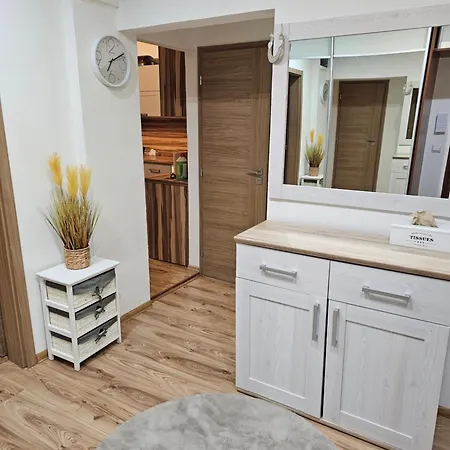 3 Izbovy Apartamento *